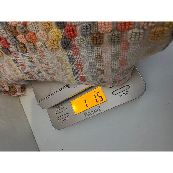 WORLD MARKET Red Yellow Blue Sculpted Dot Knotted Fringe Bath Towel 28x54 -Qty 1 - Picture 6 of 7